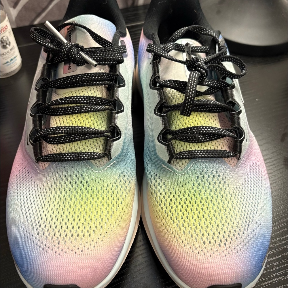 Nike Air Zoom Multicolor Gradient Sneakers - Picture 2 of 4